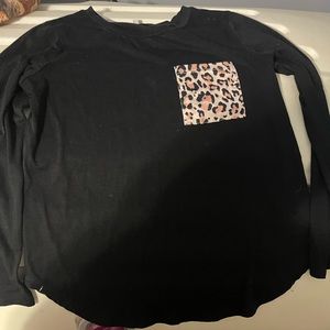 Womens long sleeve tunic with leopard pocket